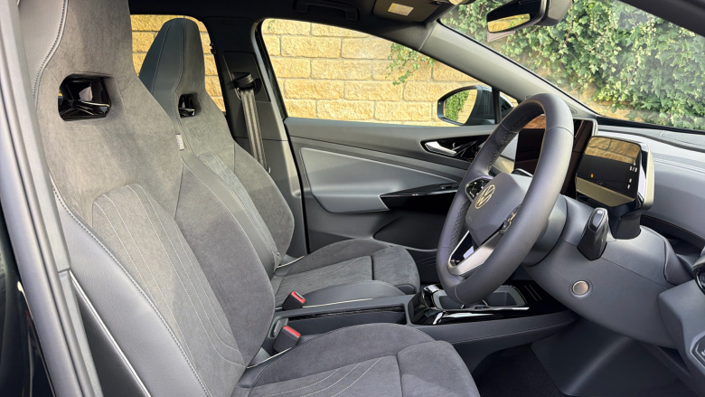 Volkswagen ID.4 210kW Black Edition Pro 77kWh 5dr Auto Electric Estate